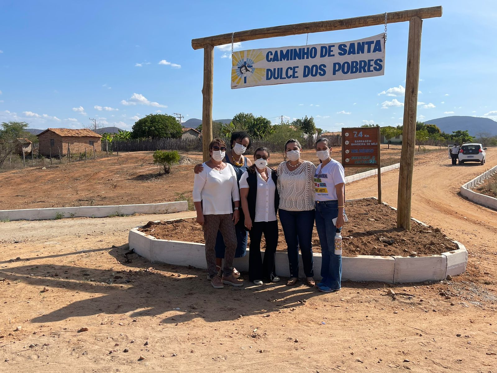 . O encontro reuniu a diretora do Senac, Marina Almeida, a conselheira do Senac, Rosemma Maluf, Helder Campos, prefeito do município, e Vera Abreu, Coordenadora do Projeto Caminho de Santa Dulce dos Pobres